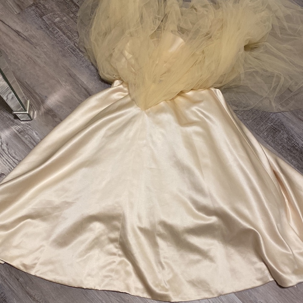 Flower Girl Dress in Cream - Picture 14 of 16